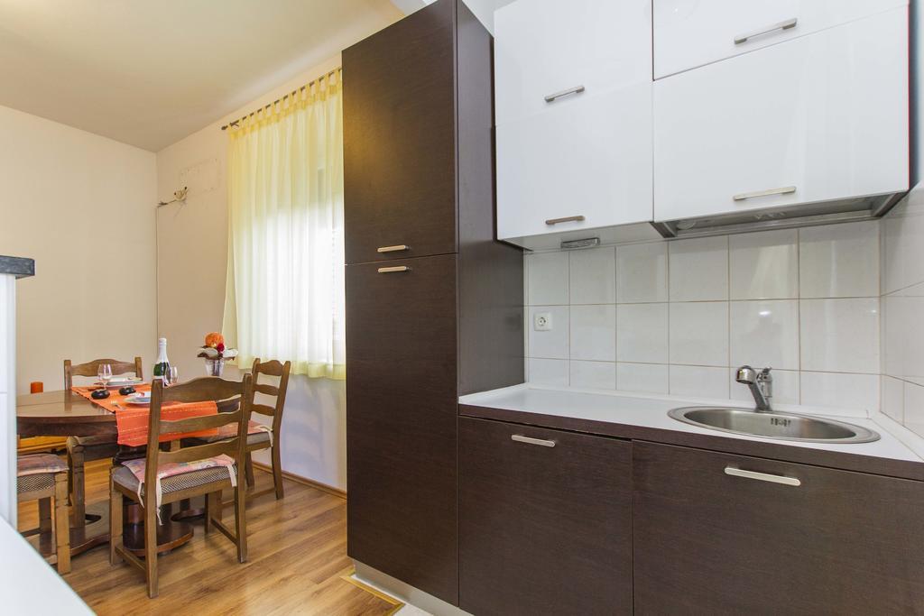 Apartment Amber Koromačno Pokoj fotografie